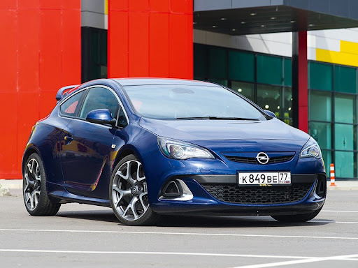 Уверенный стиль - новый Opel Astra с отчетливо спортивным дизайном OPC